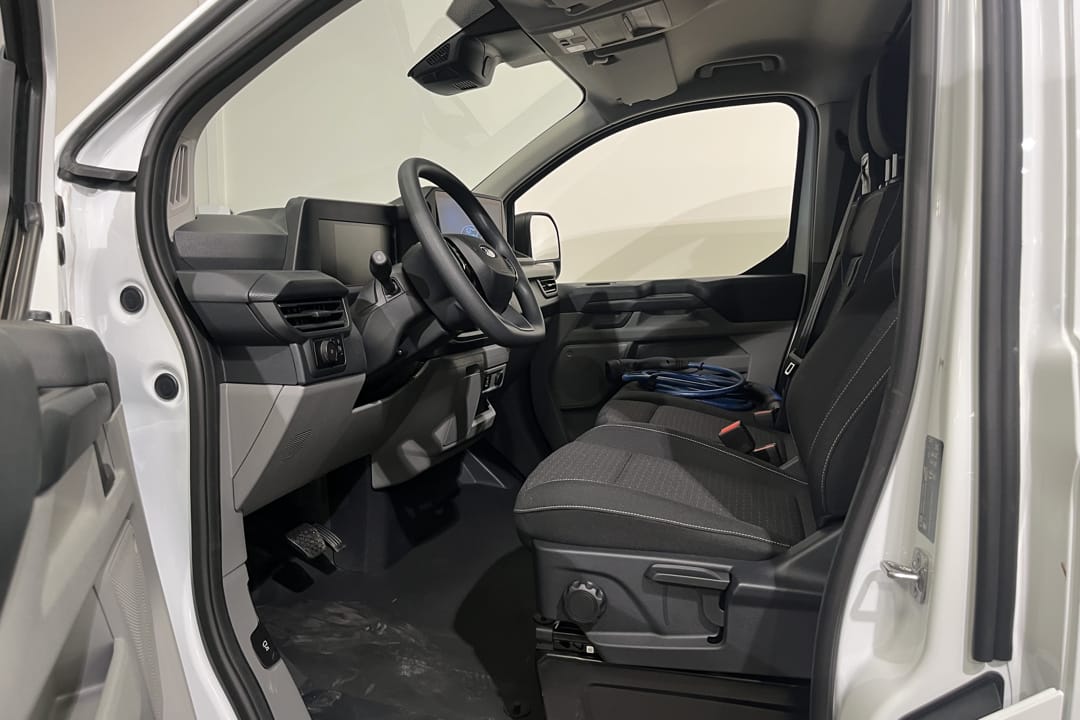 Ford E-Transit Custom 320