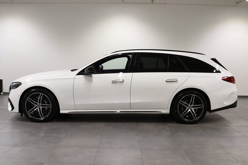 Bild 3 av Mercedes-Benz E 220 d 4MATIC T 220d Kombi AMG Dieselvärmare Drag