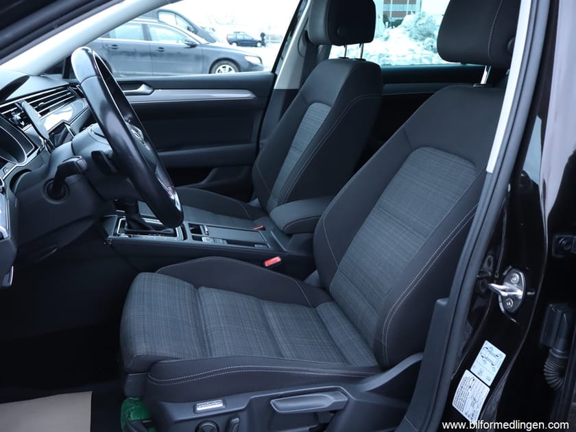 Bild 5 av Volkswagen Passat Sportscombi 1.5 TSI Navi Kamera S/V-hjul Moms