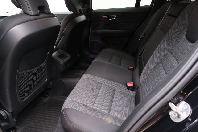 Bild 3 av Volvo V60 Cross Country B5 AWD Bensin Core, Kamera, Navi