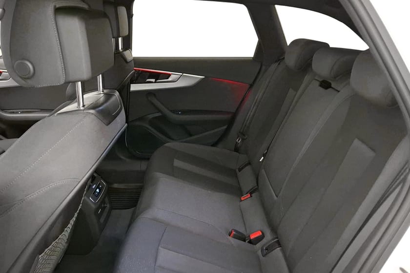 Bild 5 av Audi A4 allroad quattro 45 TFSI 265 S-tr / Matrix / Cockpit / Black