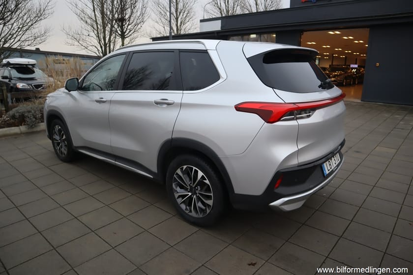 Bild 3 av Maxus Euniq 6 SUV 177hk Momsbil Panoramatak Skinn Svensksåld 1 Ägare