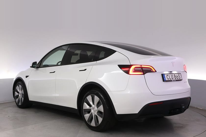 Bild 4 av Tesla Model Y Long Range AWD Autopilot Panorama Drag