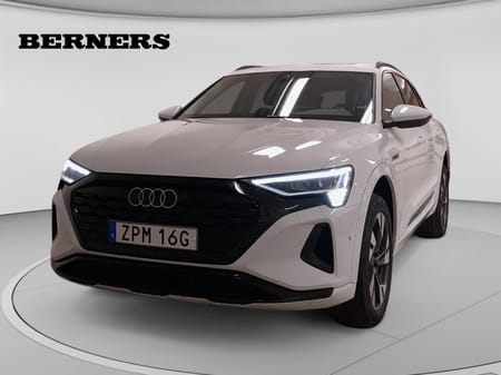 Audi Q8 55 e-tron quattro / 20TUM / Drag / Matrix / Svart