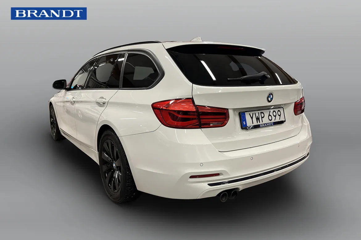 BMW 330i xDrive Touring