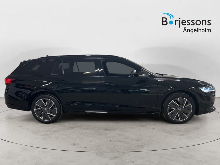Bild 2 av Škoda Superb iV Combi COMBI SPORTLINE 1,5 TSI 204 HK 6 VXL DSG