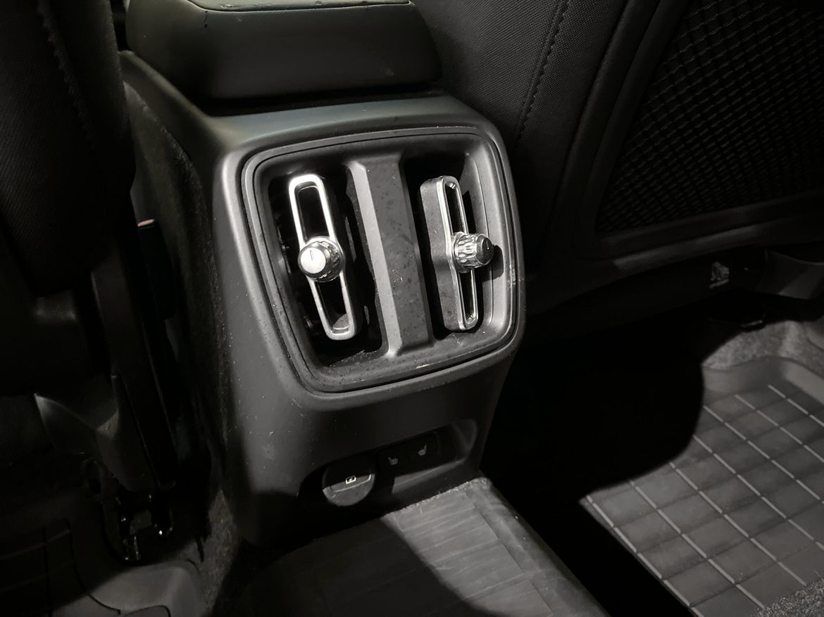 Volvo XC40 2023 - miniatyr 10