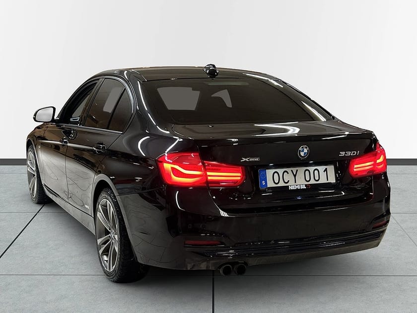 Bild 3 av BMW 330i xDrive Sedan Sport line M-värm Rattvärme P-sens S&V