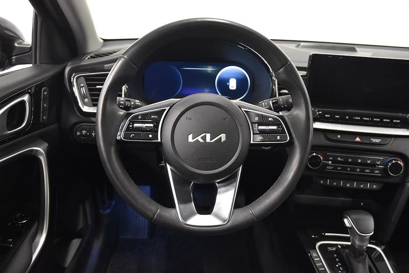 Bild 2 av Kia Ceed Sportswagon Plug-in Hybrid Advance Plus Pano AdaptivF Skinn 141hk