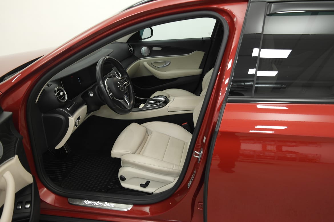 Mercedes-Benz E-Klass 2019 - miniatyr 8