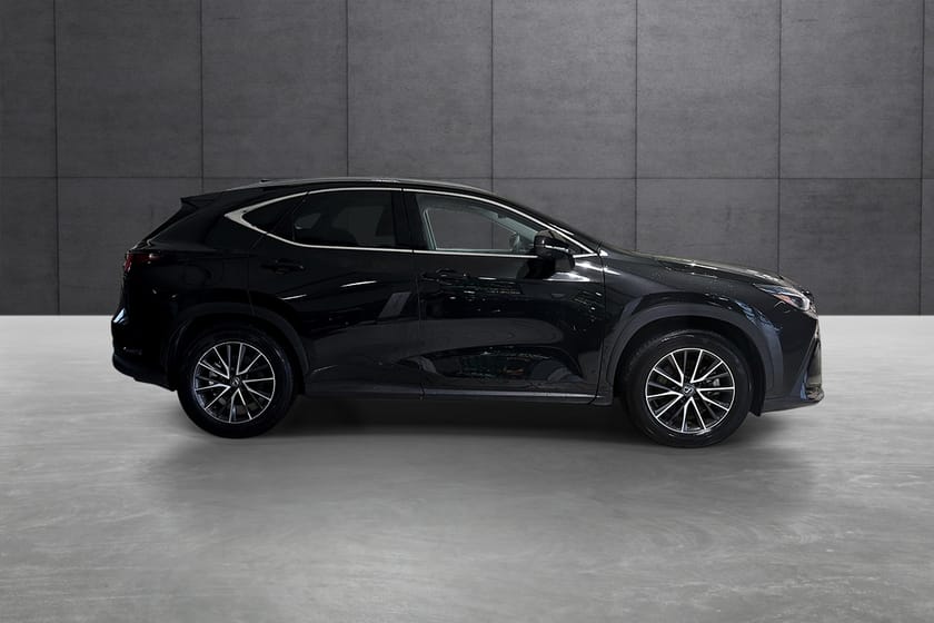 Bilde 3 av Lexus NX 450h+ Executive tech - 74km WLTP - 4WD
