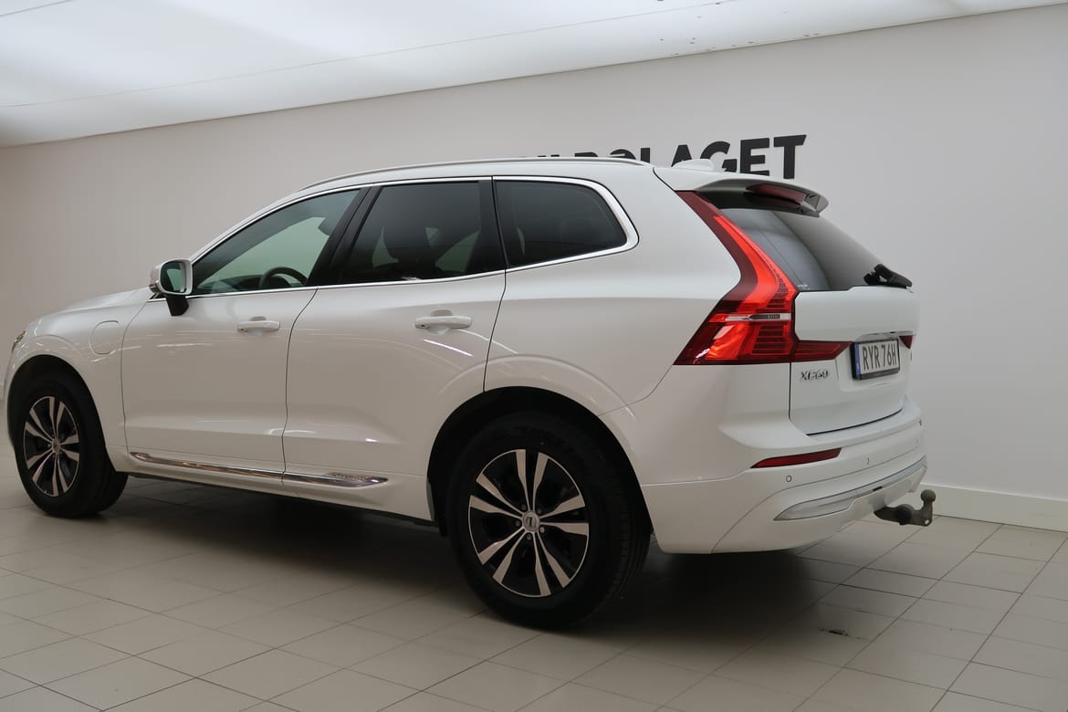 Volvo XC60 2023 - miniatyr 3