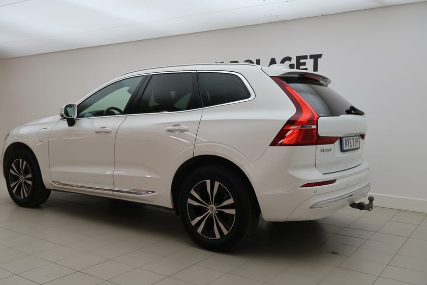 Bild 3 av Volvo XC60 Recharge T6 Core Bright/Pano/Drag/ Backkamera