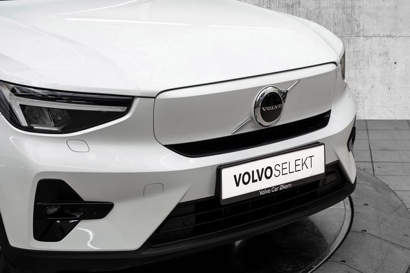 Bilde 2 av Volvo XC40 Recharge Twin motor El. Plus 408Hk. Hengerfeste!