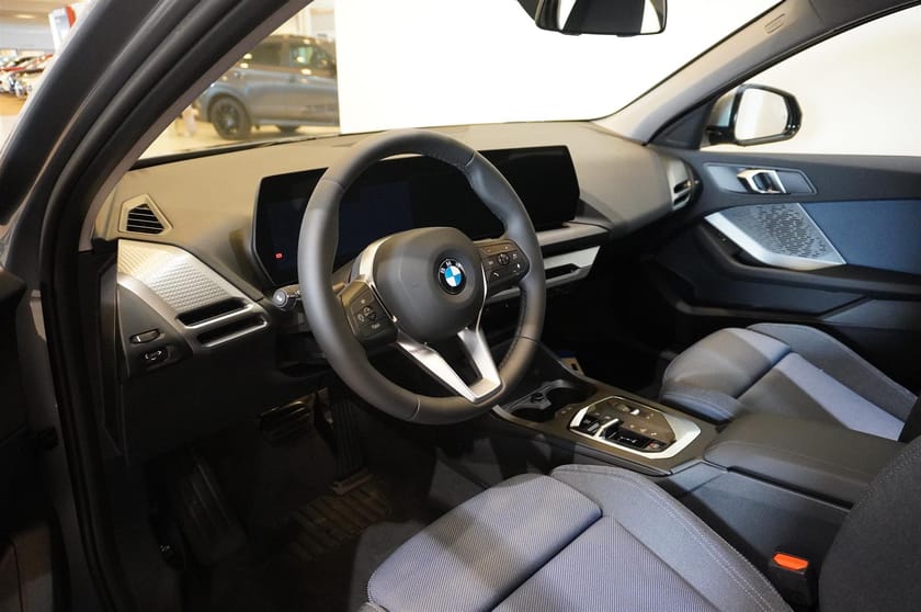 Bild 2 av BMW 120 M Sport Design Sportstolar Rattvärme