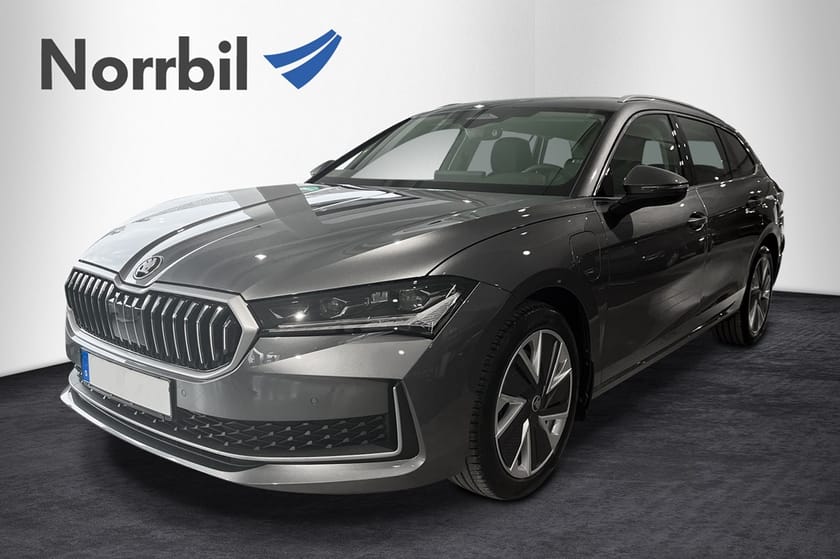 Bild 2 av Škoda Superb iV Kombi COMBI SELECTION 1,5 TSI Plug-In DSG, Drag, Värmare