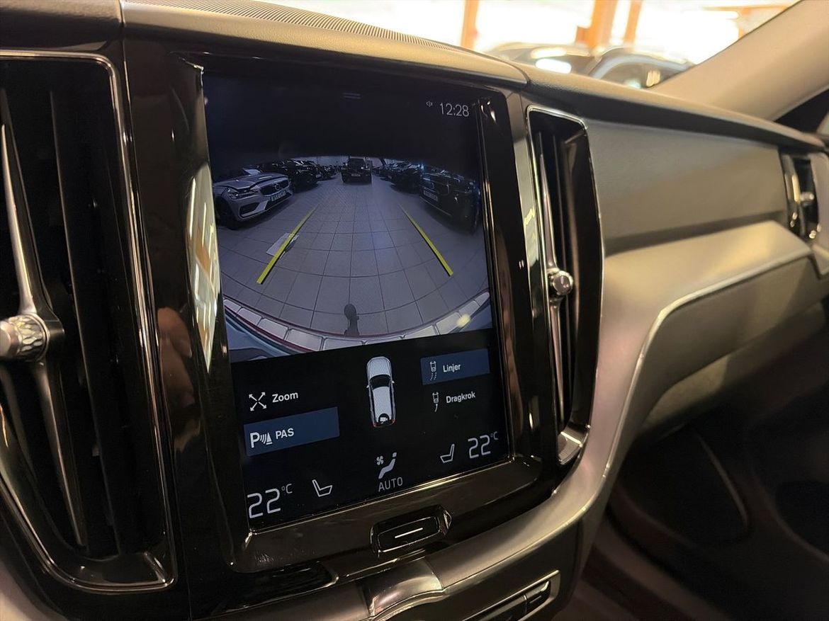 Volvo XC60 2019 - miniatyr 8