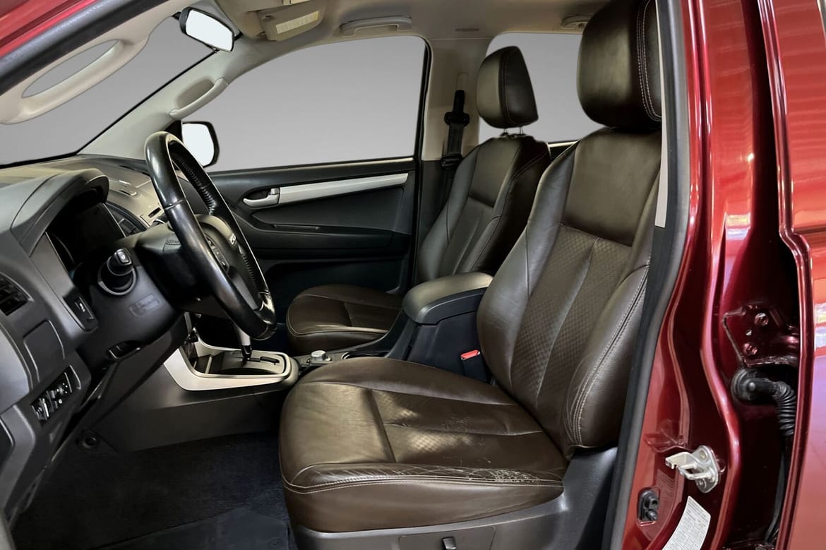 Isuzu D-Max Single Cab 2.5 4WD Automatic, 163hp, 2013