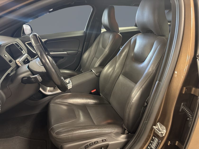 Bild 4 av Volvo V60 Cross Country D4 AWD Classic Pro//Kamera//Adaptiv Farth.//