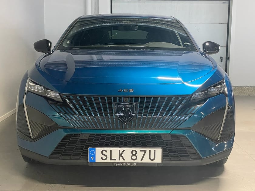 Bild 2 av Peugeot 408 Plug-In Hybrid 225 225hk. Bak kammera, Alcantara klädsel