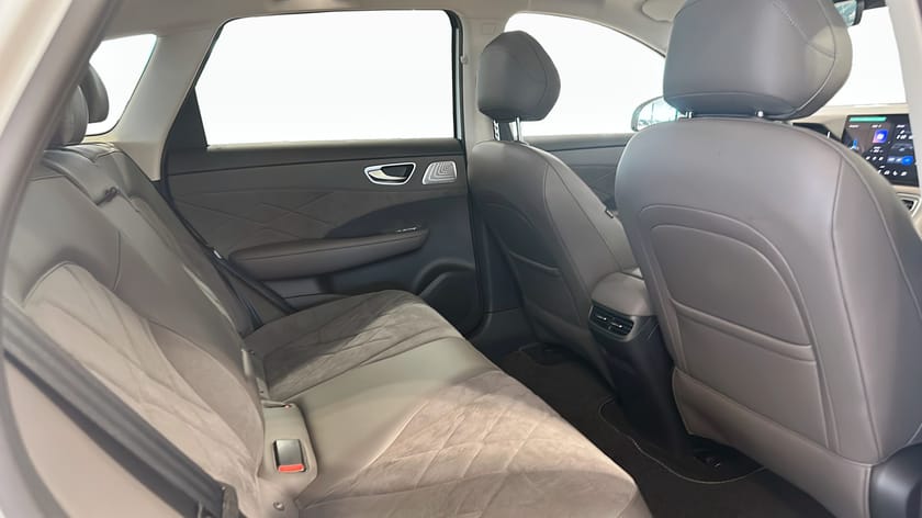 Bild 5 av MG S6 EV Dual Motor LUXURY AWD 77KWH  / RÄTEKAMPANJ / PL från 7195 /