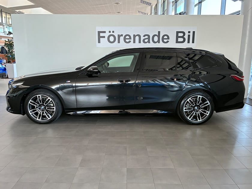 Bild 3 av BMW 530e xDrive Touring 4,95 ränta M Sport Panorama Drag H/K