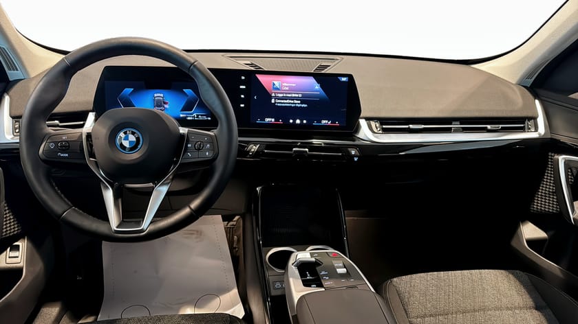 Bild 4 av BMW X1 xDrive25e Rattvärme Tonade Rutor Dragkrok