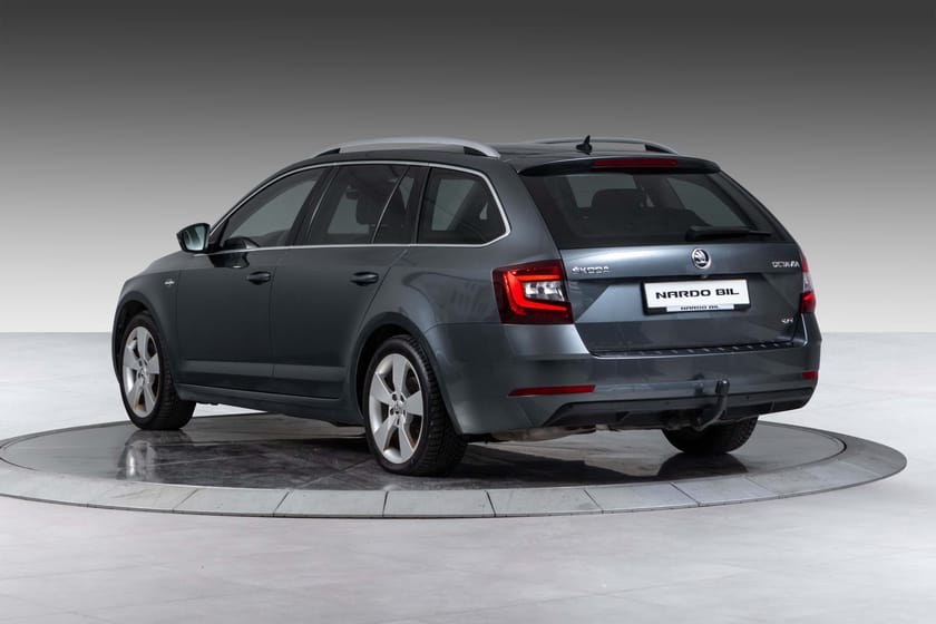 Bilde 4 av Škoda Octavia Stasjonsvogn – L&K, 4x4, Aut Gir, Krok