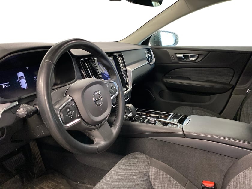 Bild 2 av Volvo V60 Recharge T6 Core Edition - Drag!