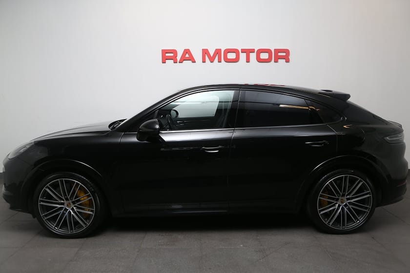 Bild 3 av Porsche Cayenne Coupé Turbo S E-Hybrid S 680hk Moms/leasebar