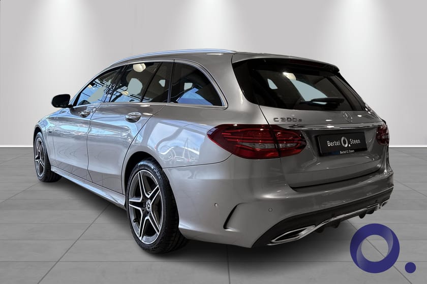Bilde 4 av Mercedes-Benz C 300 T e C300T / AMG / Adaptive cruise/ Ryggekamera