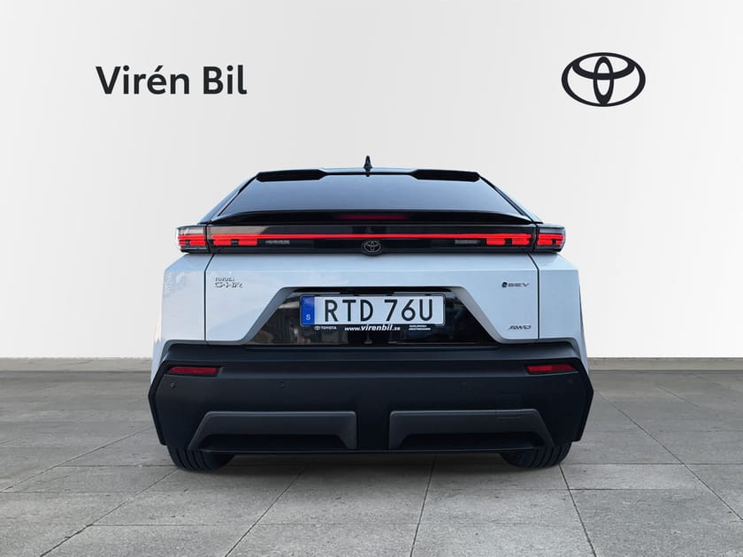 Bild 4 av Toyota C-HR+ AWD Executive 20" (Vinterhjul)