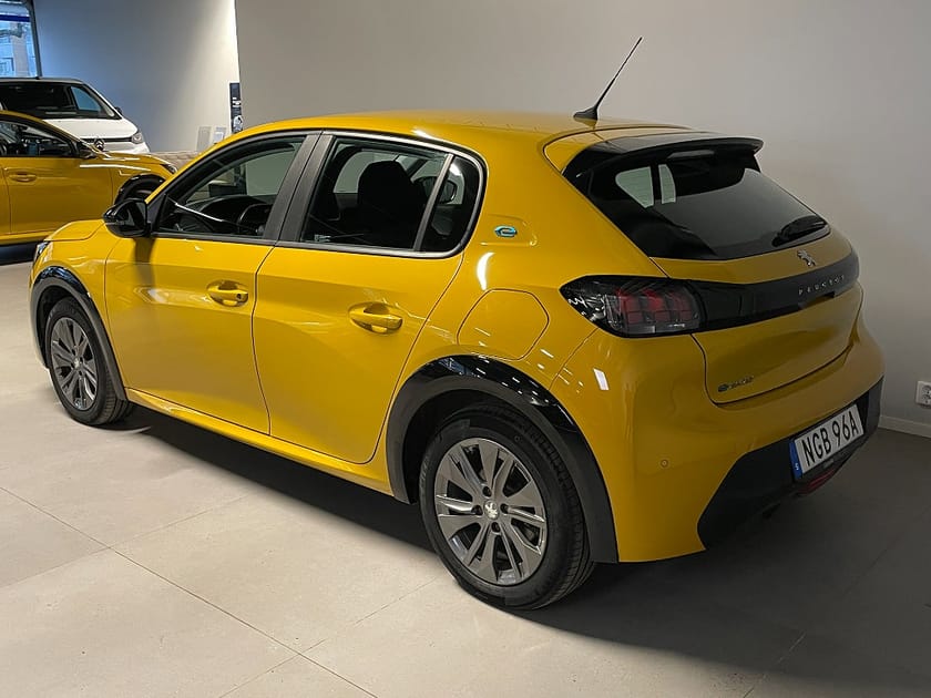 Bild 4 av Peugeot e-208 Active pack 50 kwh - 35 mil räckvidd ,apple carplay