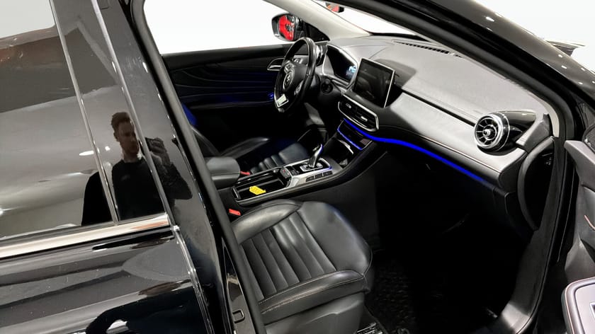 Bild 3 av MG EHS PHEV PLUG-IN HYBRID LUXURY MY21