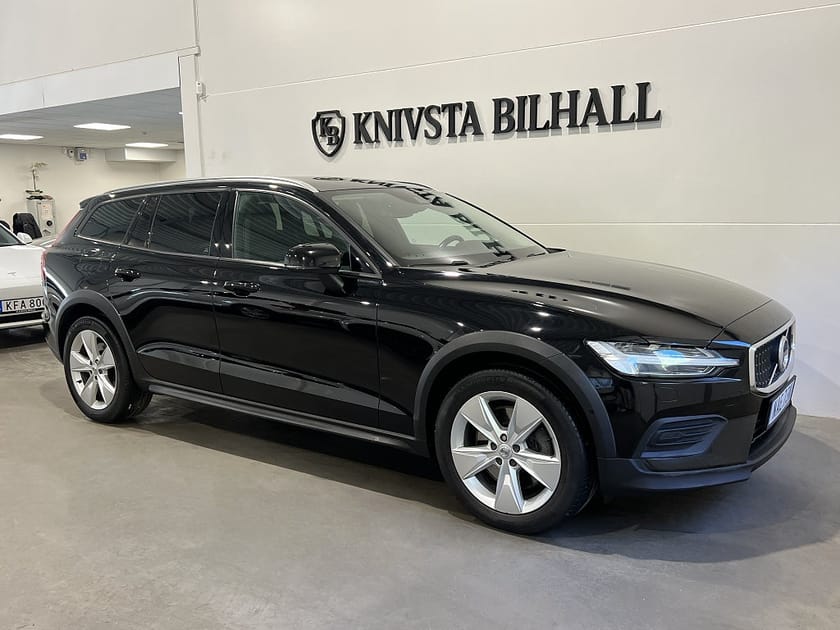 Bild 3 av Volvo V60 Cross Country D4 AWD Geartronic Momentum Moms Värmare 190hk