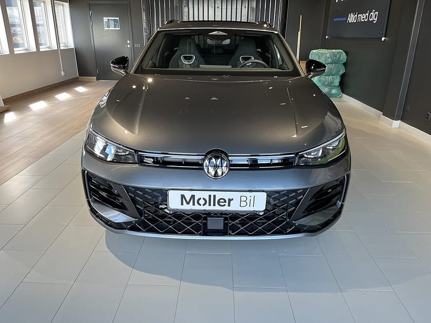 Bild 2 av Volkswagen Passat Variant eHybrid 272 DSG6 R-LINE