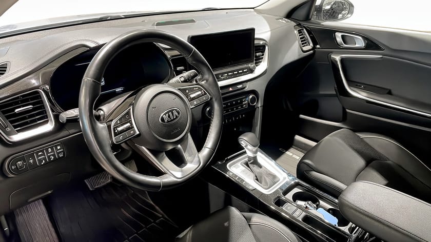 Bild 2 av Kia Ceed Sportswagon Plug-in Hybrid 1.6 GDI Plug In /Panoramatak/V-Hjul