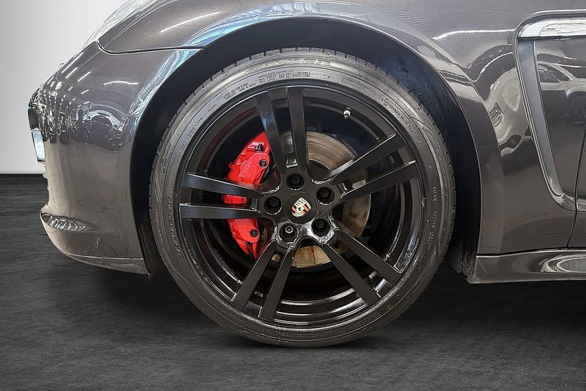Bild 2 av Porsche Panamera 4 PDK Luftfjädring Taklucka Bose Navi Blåtand (300hk)