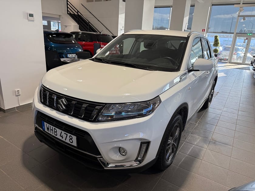 Bild 1 av Suzuki Vitara HEV AllGrip 115HK Select Vinterhjul Automat