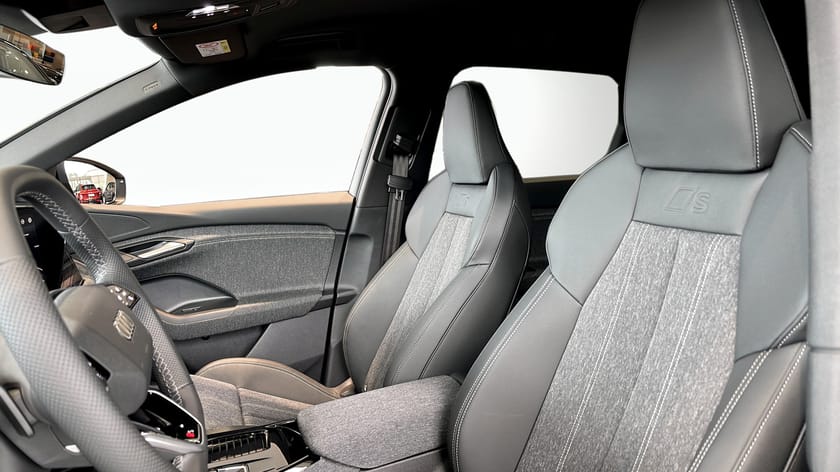 Bild 2 av Audi Q6 e-tron quattro SUV  S LINE