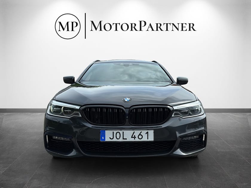 Bild 2 av BMW 520d xDrive Touring M Sport Pano H/K 360 Drag