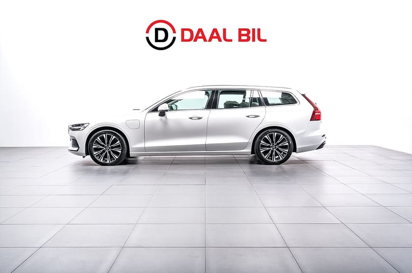 Bild 1 av Volvo V60 RECHARGE T6 AWD 350HK CORE BRIGHT DRAG B-KAMERA