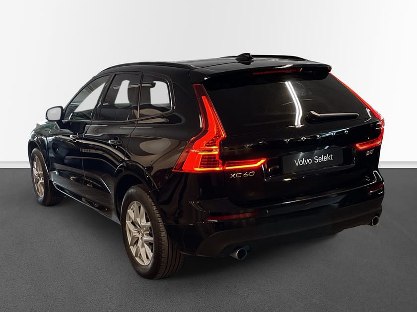 Bild 2 av Volvo XC60 B5 AWD Bensin Momentum Advanced Edt