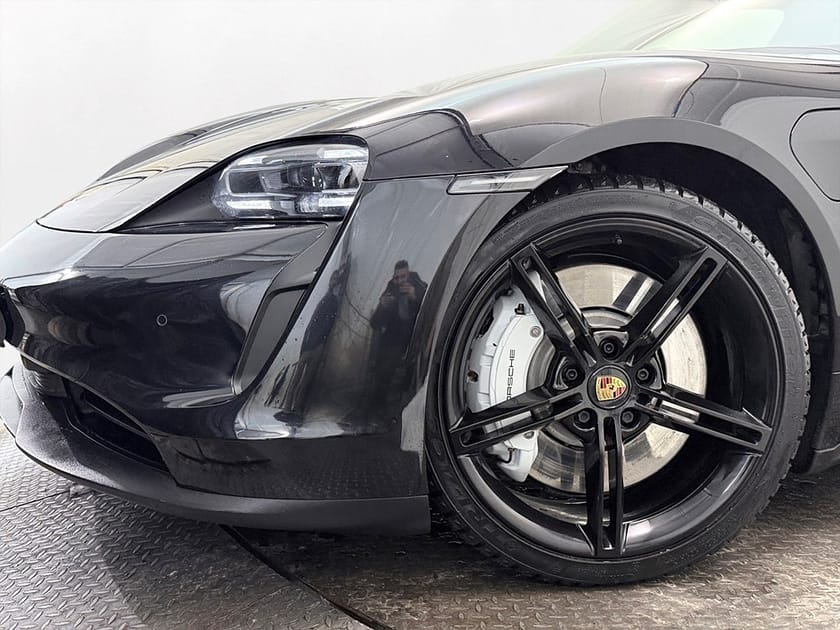 Bild 3 av Porsche Taycan 4S DD Pano Luftfj Sport Chrono+ 360°BOSE MOMS