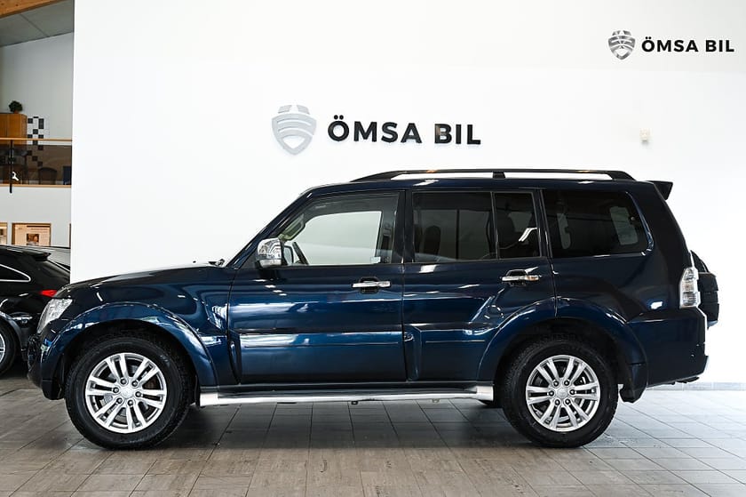 Bild 3 av Mitsubishi Pajero 3.2 Di-D 4WD 7-Sits B-Kamera Drag 200hk
