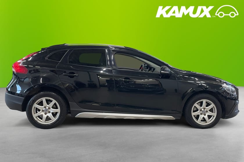 Bild 2 av Volvo V40 Cross Country D3 Summum Drag Skinn P-värm 150hk