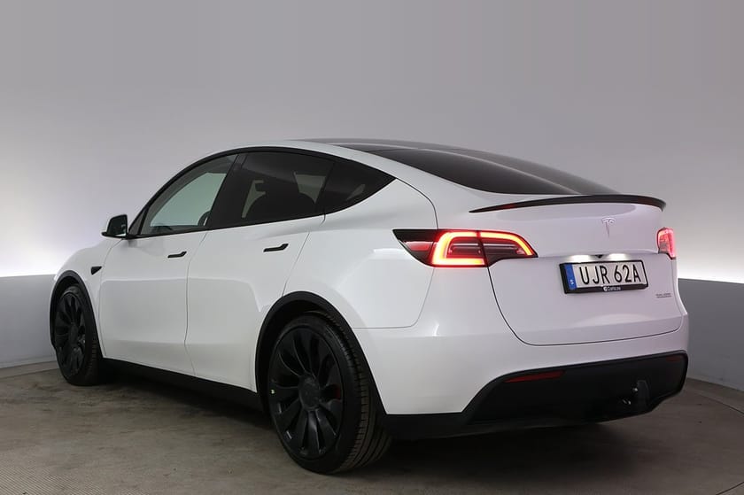 Bild 4 av Tesla Model Y Performance AWD Full FSD Autopilot Pano Drag