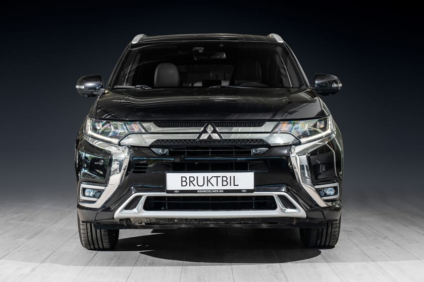 Bilde 3 av Mitsubishi Outlander PHEV 4x4 2,4l Instyle+ NYSERVET|Krok|Skinn|360-kamera