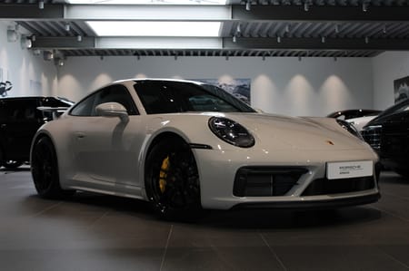 Porsche 911 Carrera 4 GTS
