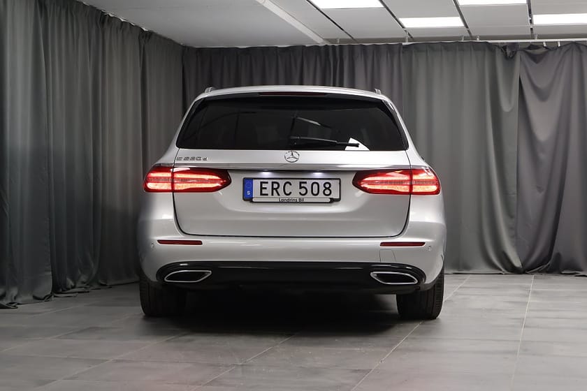 Bild 4 av Mercedes-Benz E 220 T d Avantgarde Head-Up Night Drag